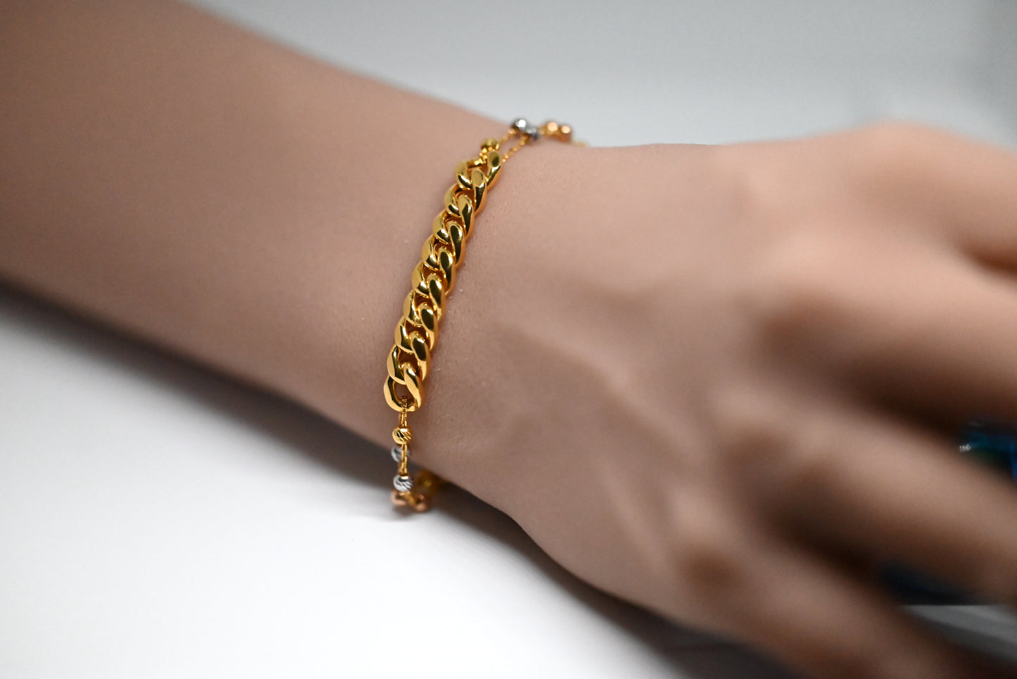 21 Karat Genuine Curb Chain Gold Bracelet