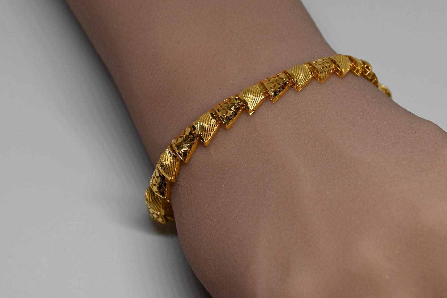 21K Bracelet Style #12BR21