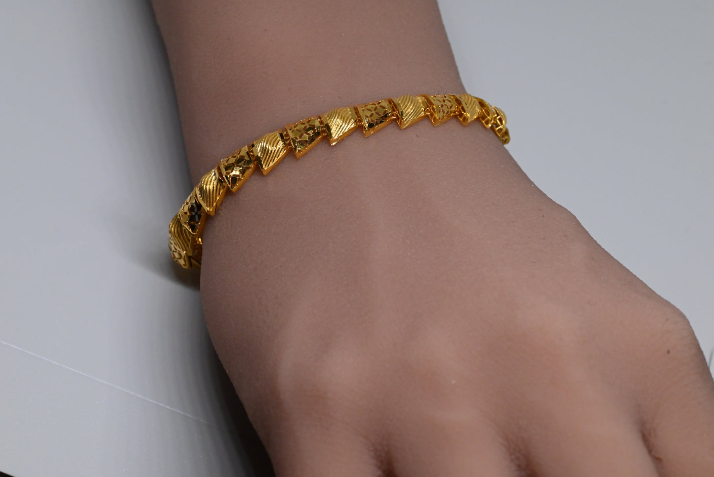 21K Bracelet Style #12BR21