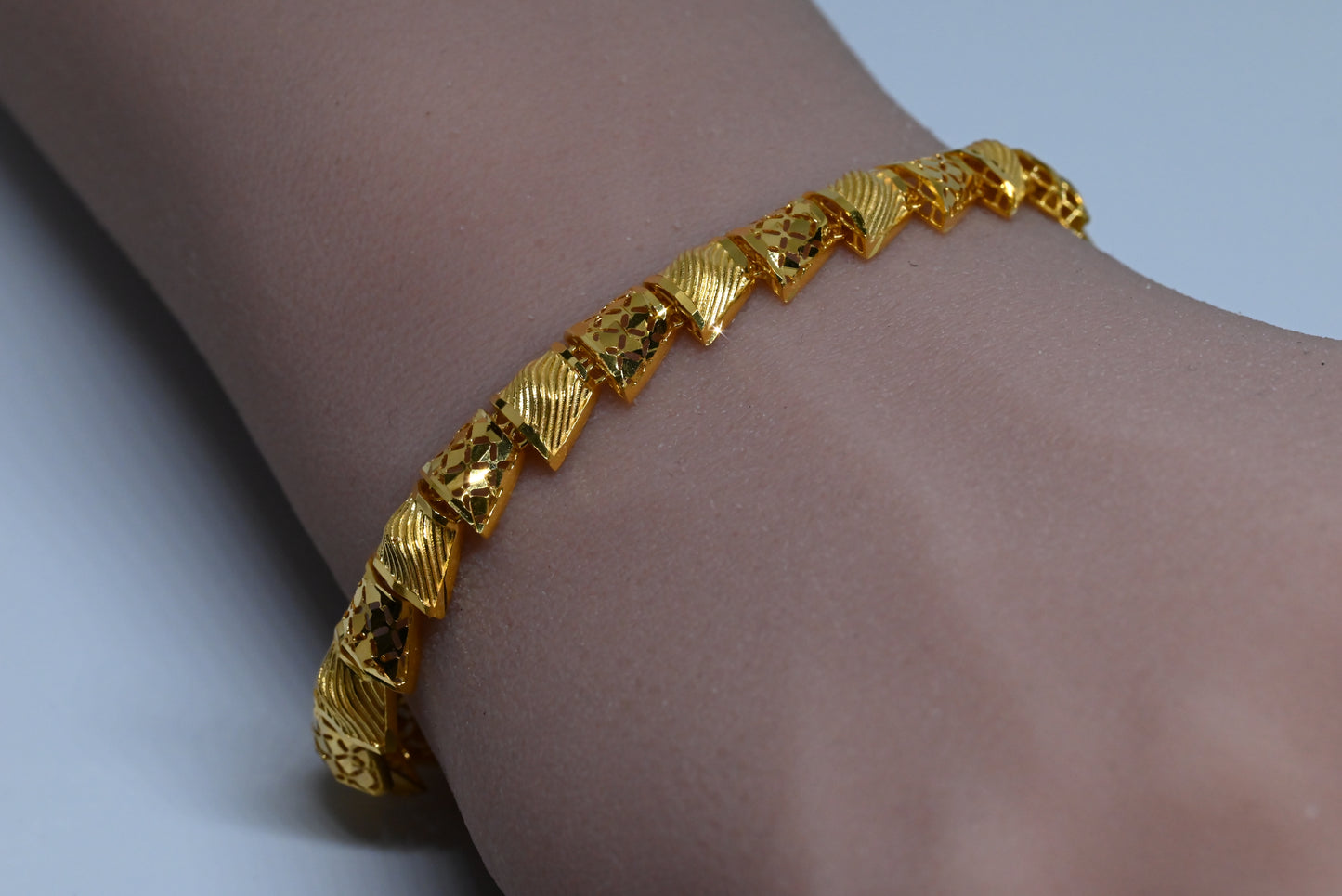 21K Bracelet Style #12BR21