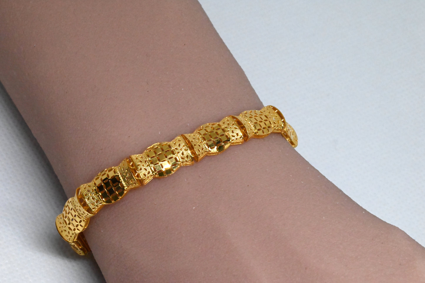 21K Gold Classical Design Bracelet