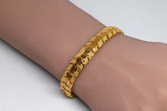 21k Gold Bracelet with Classical and Unique Design