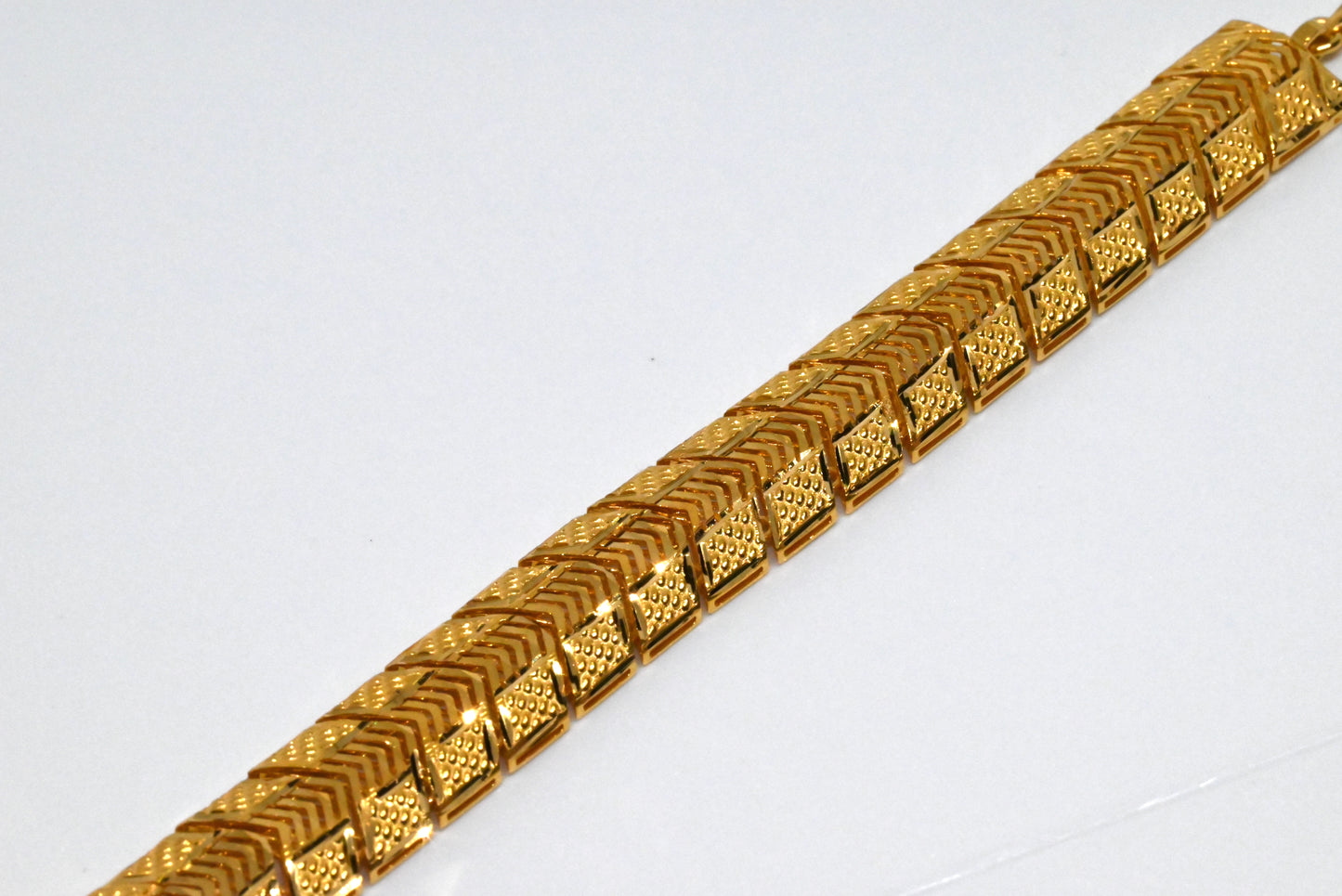 21k Gold Bracelet with Classical and Unique Design