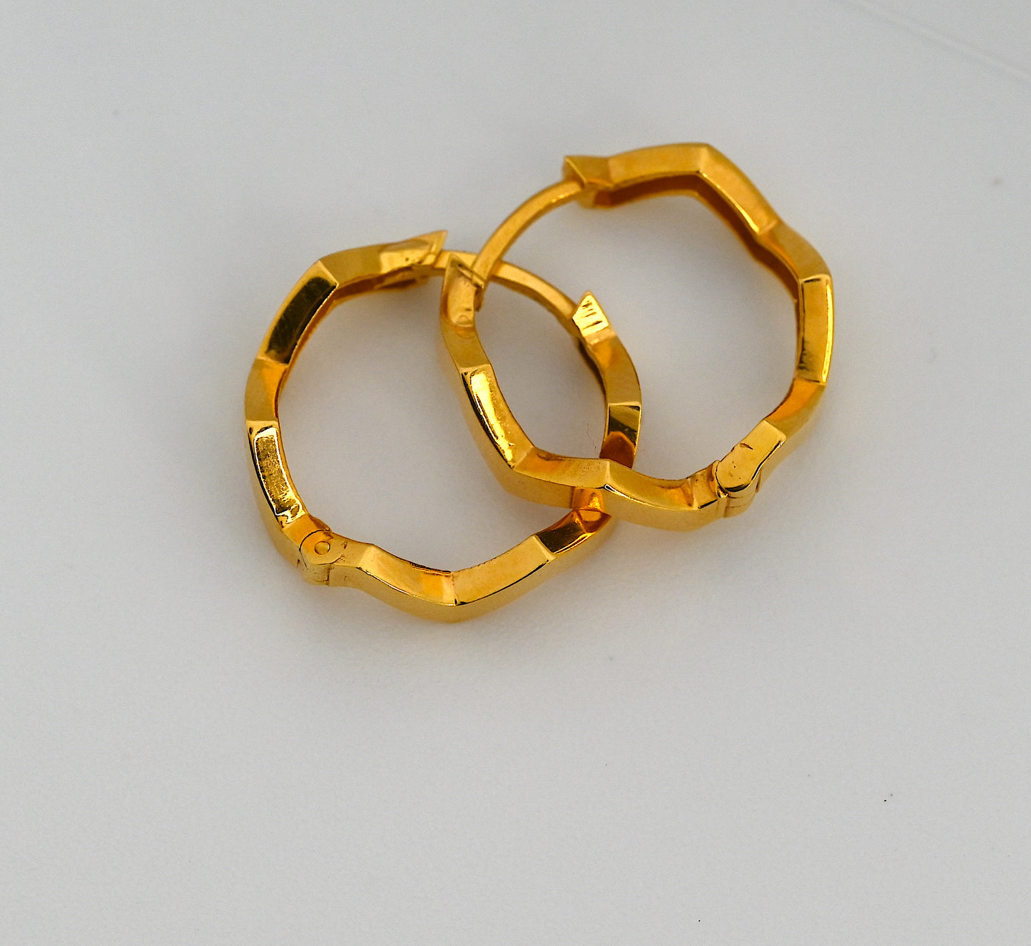 21k Solid Gold Hoop Zigzag Design