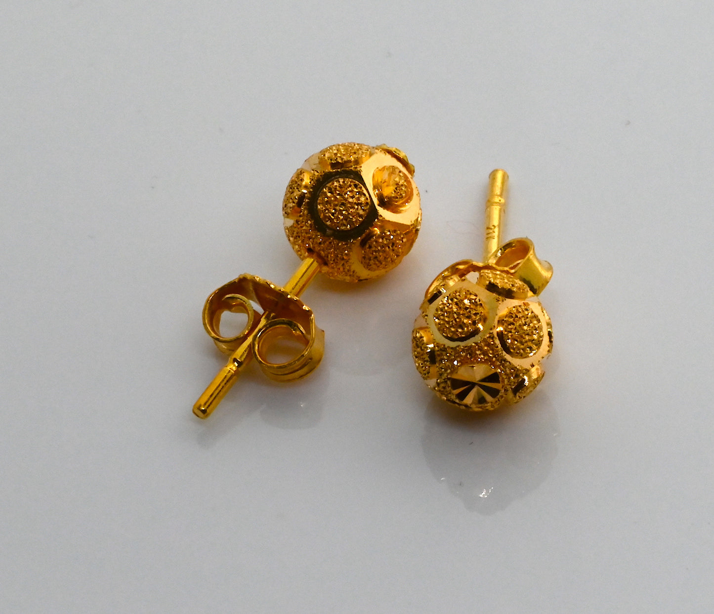 21k Ball Round Earrings