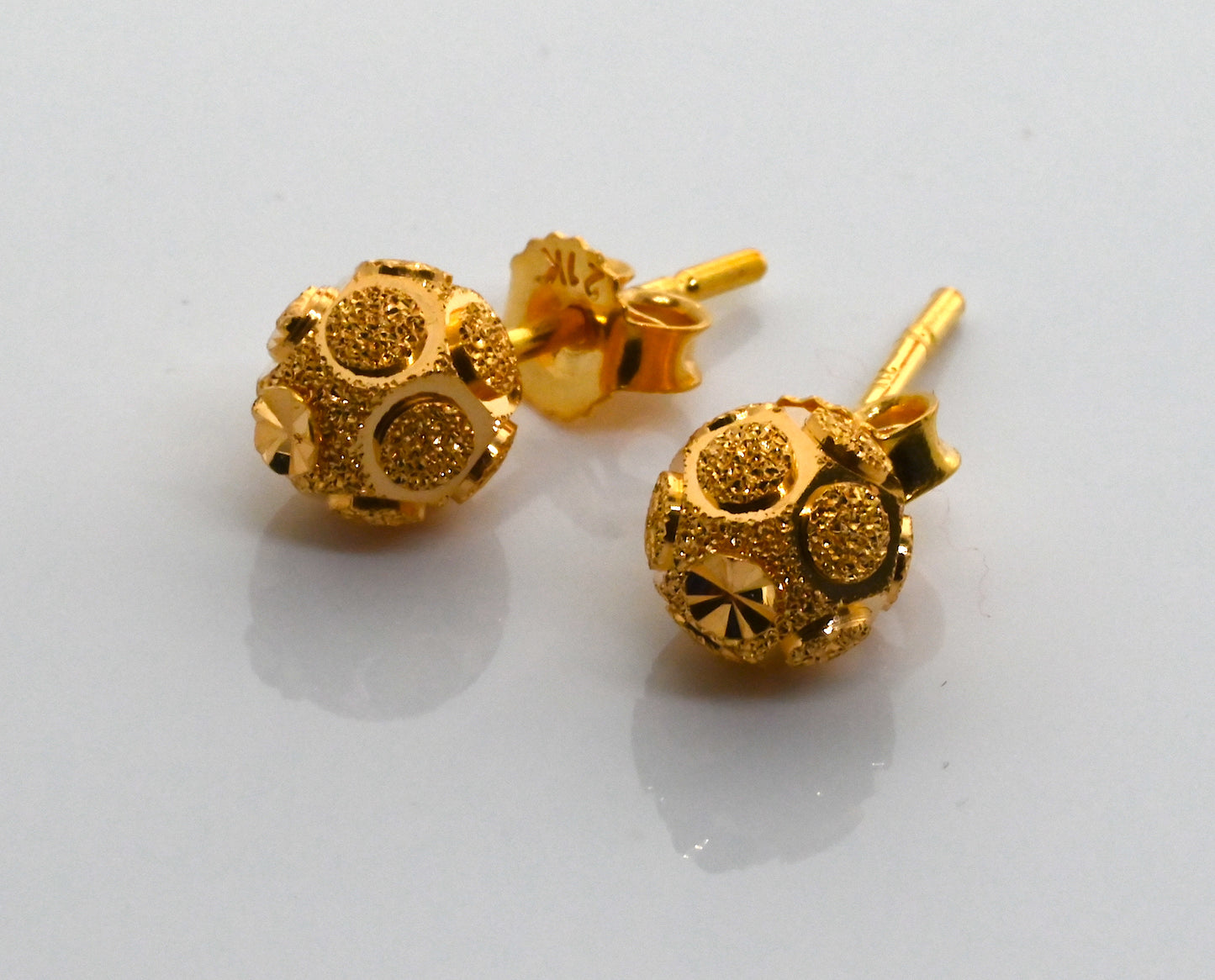 21k Ball Round Earrings