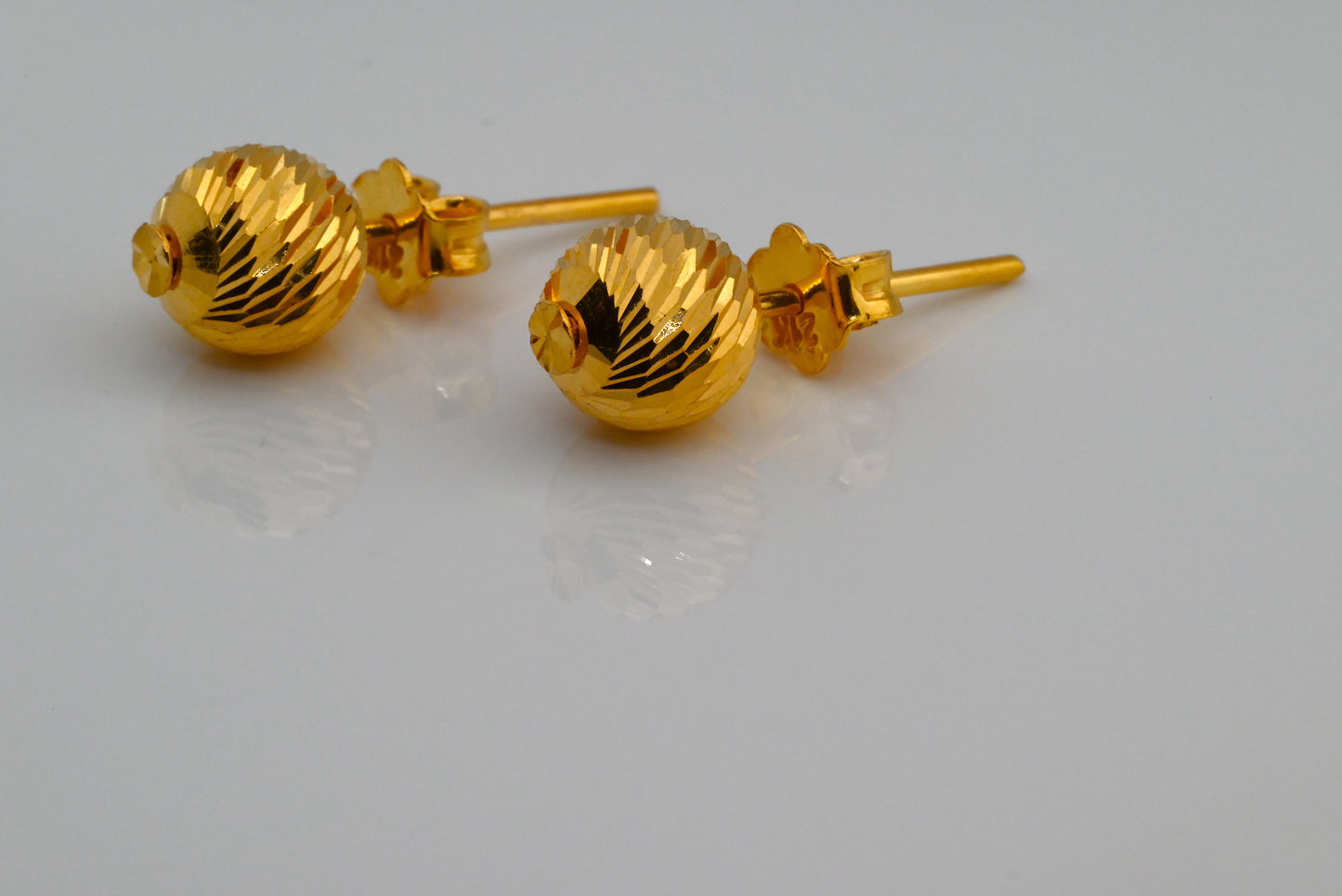 21K Gold Ball Stripe Earrings