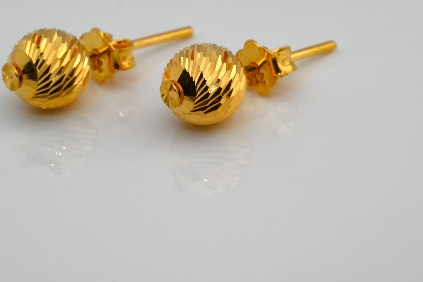 21K Gold Ball Stripe Earrings