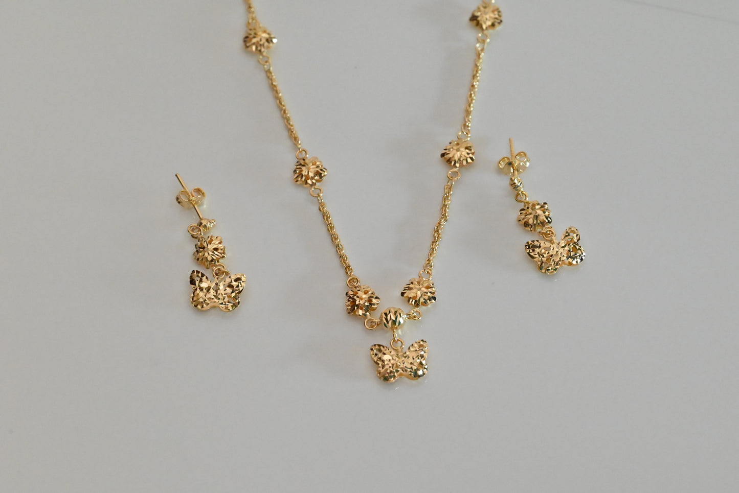 18K Necklace & Earrings Set