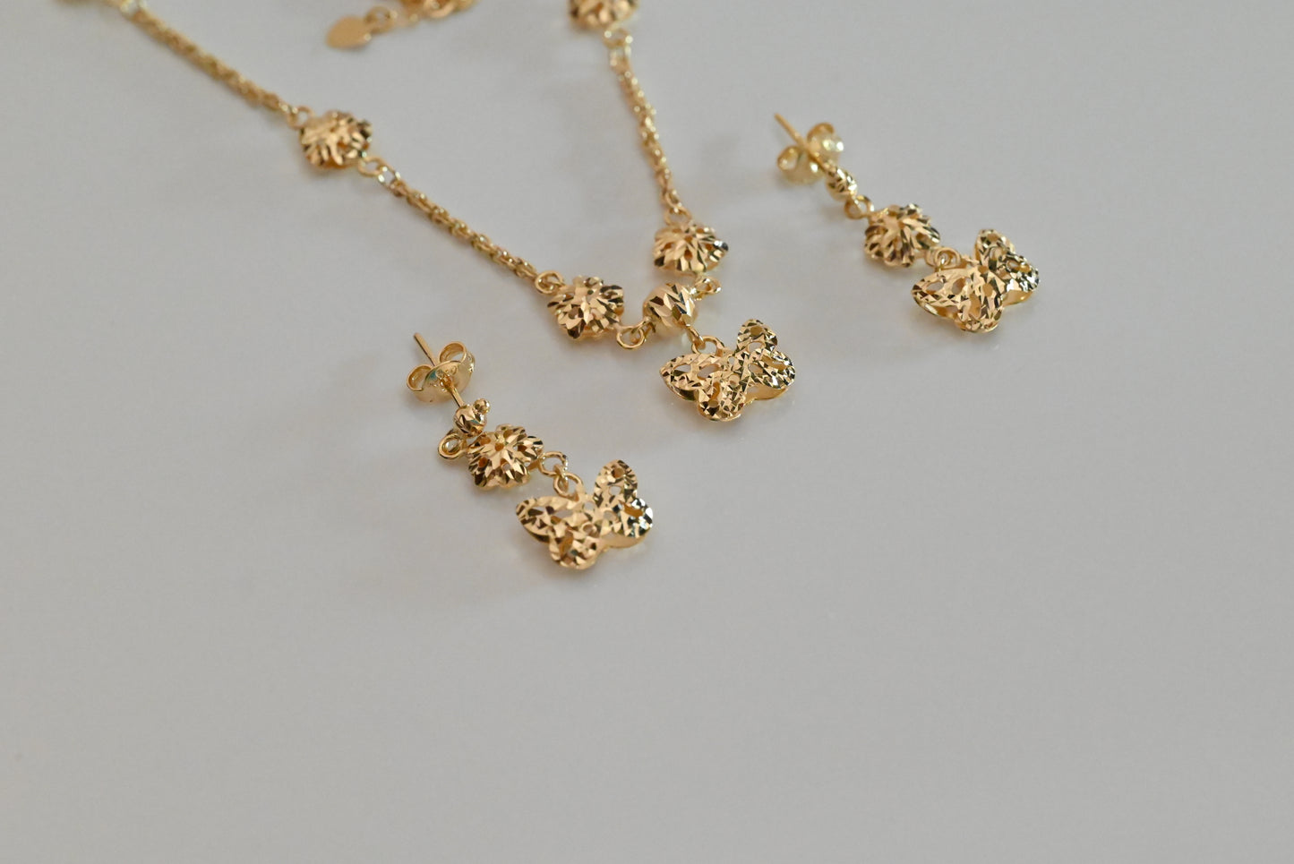 18K Necklace & Earrings Set