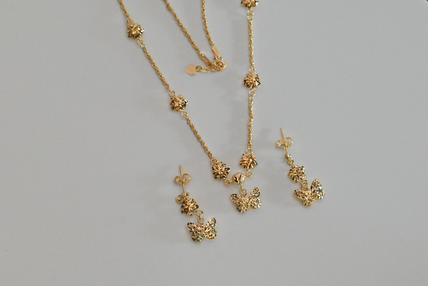 18K Necklace & Earrings Set