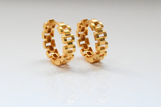 21k Hoop Earrings Chained Design