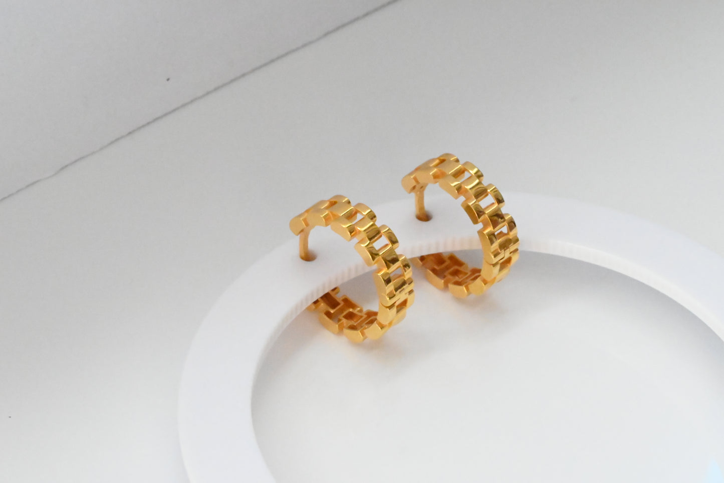 21k Hoop Earrings Chained Design